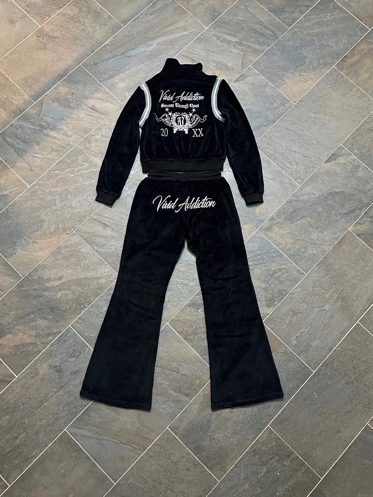 The “Everyday” Velour Set Blk