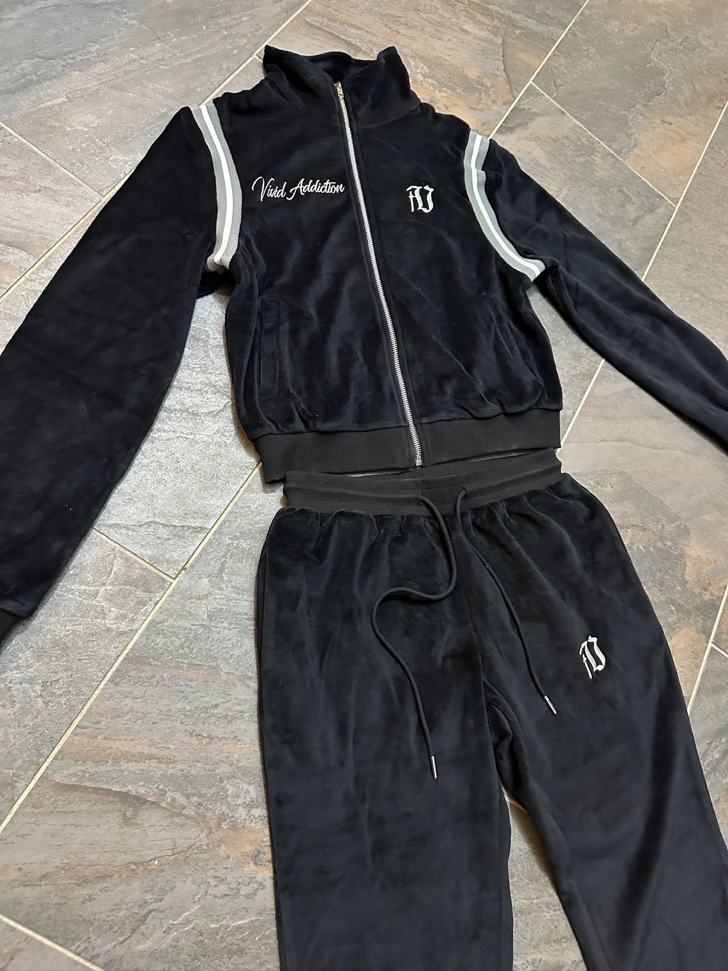The “Everyday” Velour Set Blk